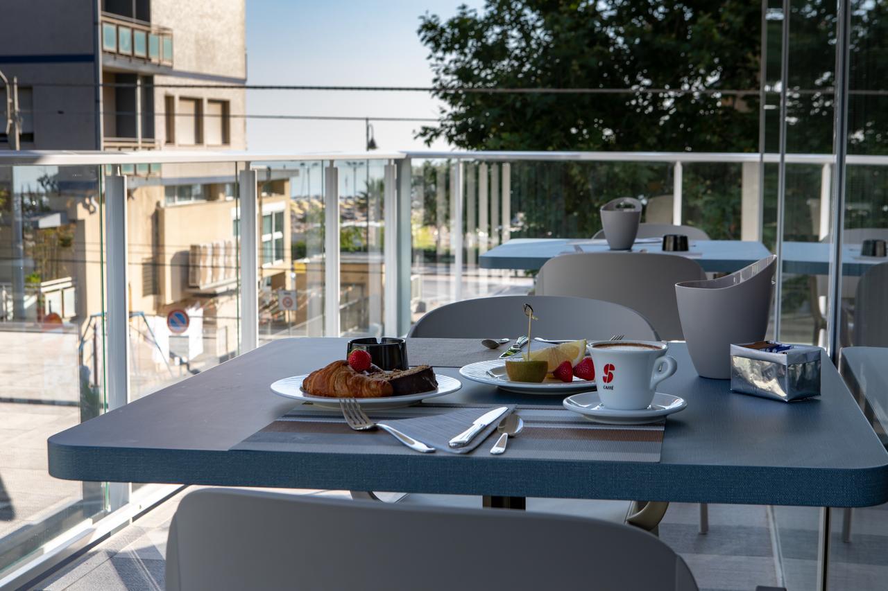 Hotel Rainbow ***S Ρίμινι Εξωτερικό φωτογραφία