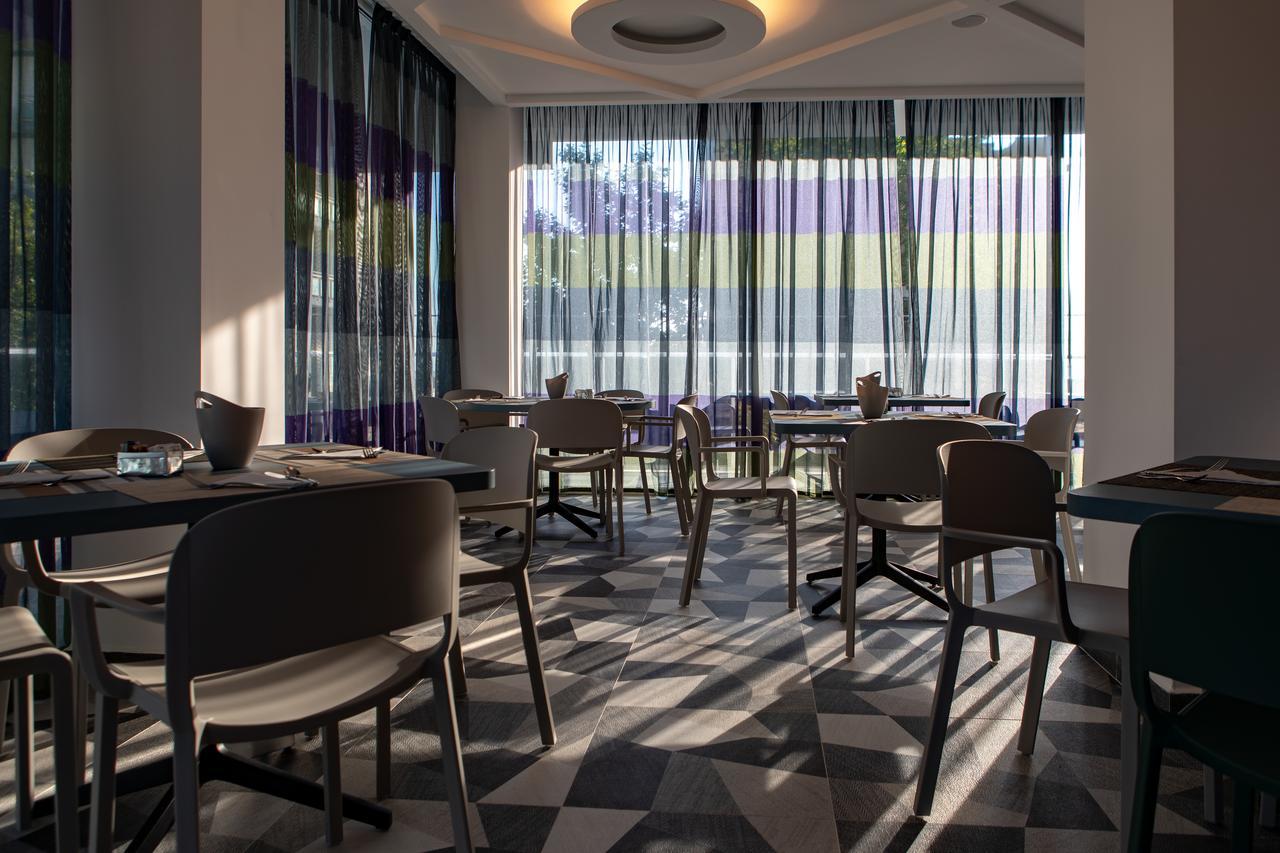 Hotel Rainbow ***S Ρίμινι Εξωτερικό φωτογραφία