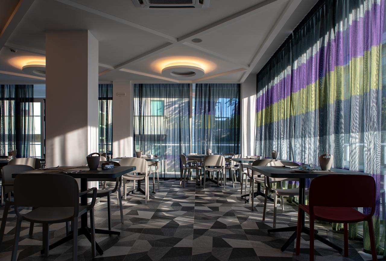 Hotel Rainbow ***S Ρίμινι Εξωτερικό φωτογραφία